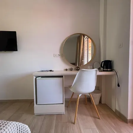 ゲストハウス St. Nicholas フヴァル