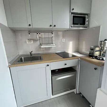 St. Nicholas 4*