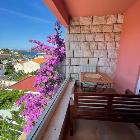 St. Nicholas Гостьовий будинок Хвар