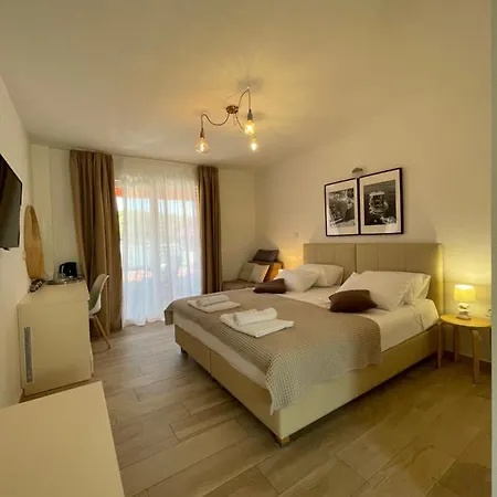 St. Nicholas Гостьовий будинок 4*