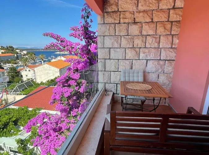 St. Nicholas Gostinjska kuća Hvar Town