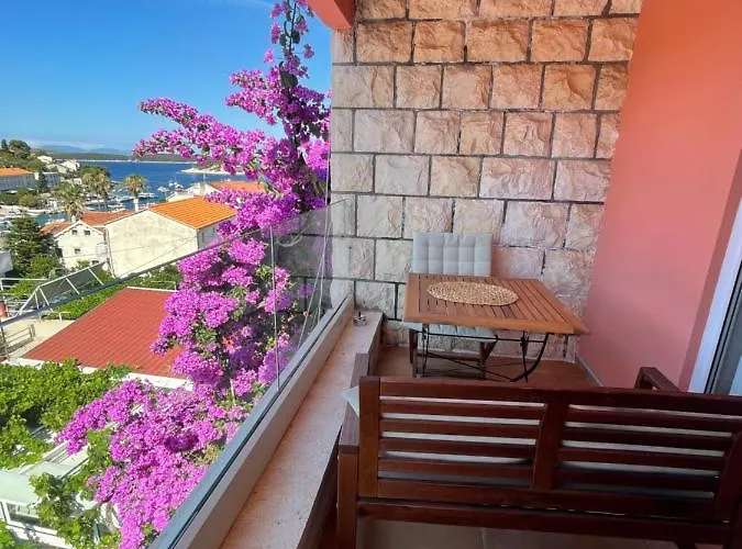 St. Nicholas Gostinjska kuća Hvar Town