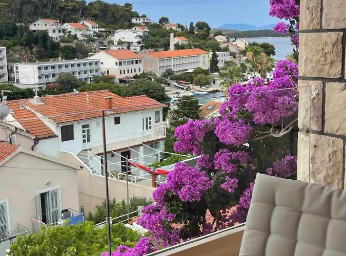 St. Nicholas Πανσιόν 4*